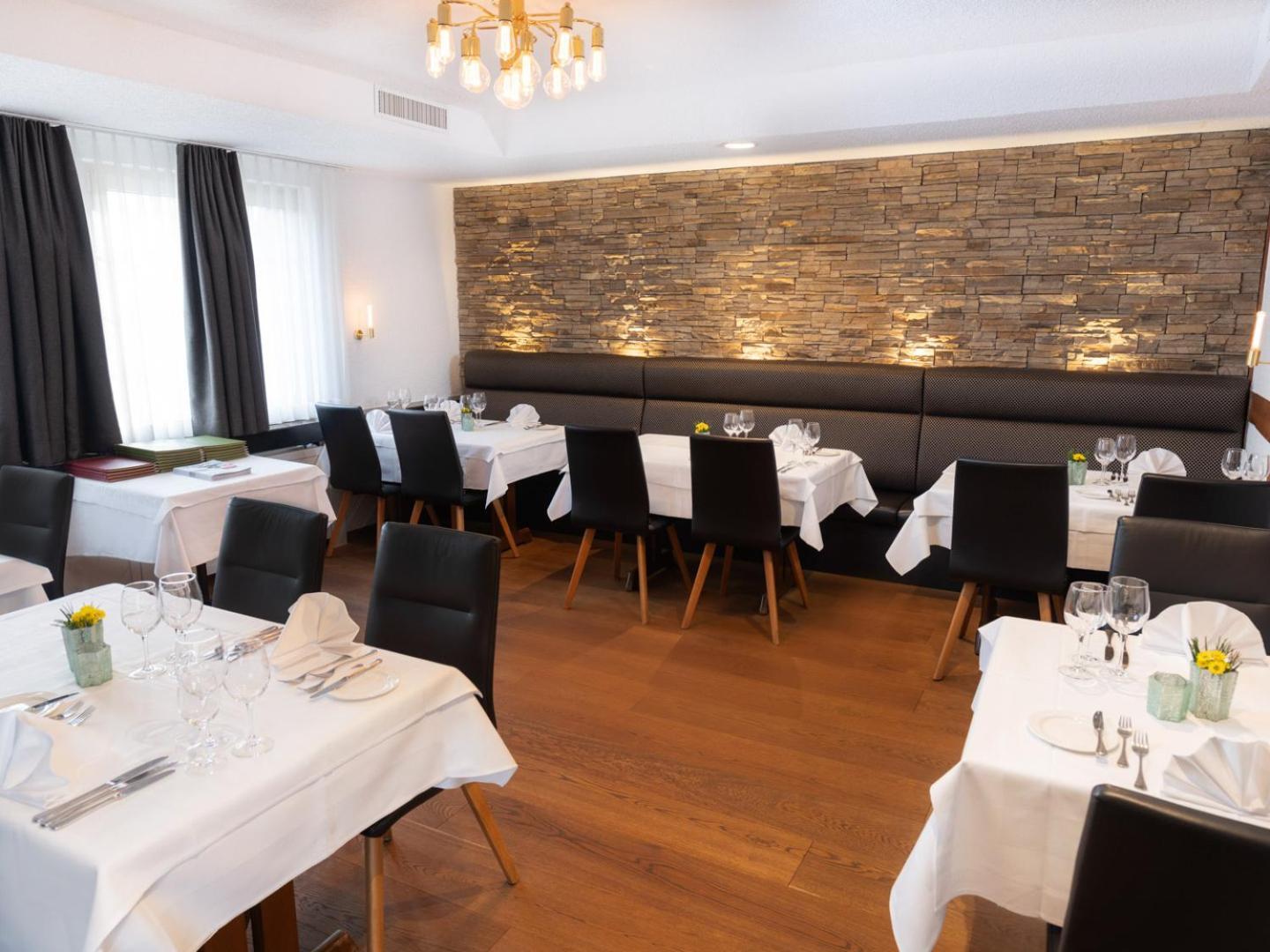 Hotel Restaurant Kreuz Kaiserstuhl Экстерьер фото