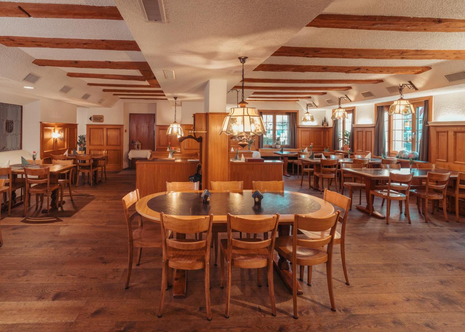 Hotel Restaurant Kreuz Kaiserstuhl Экстерьер фото