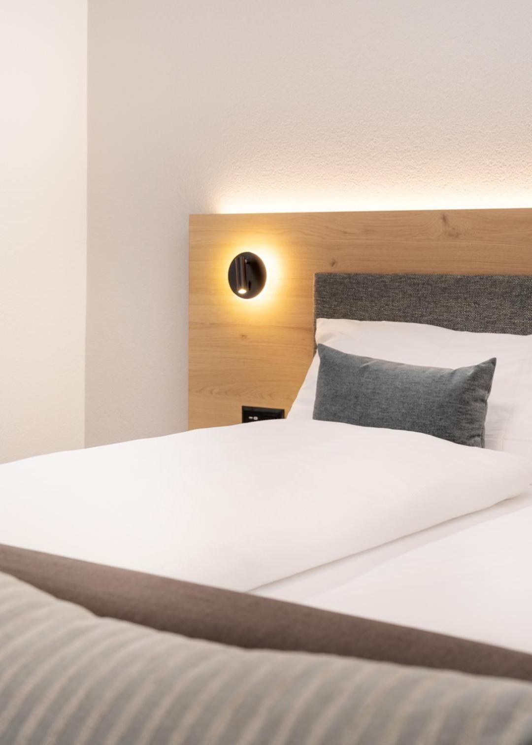 Hotel Restaurant Kreuz Kaiserstuhl Экстерьер фото