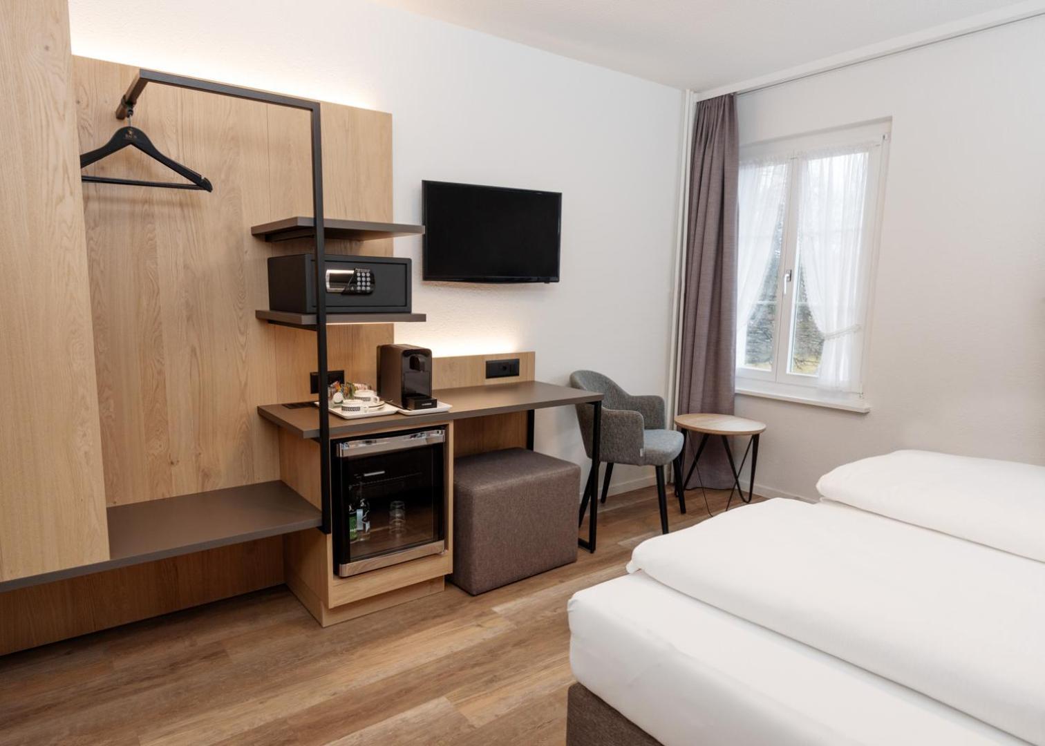 Hotel Restaurant Kreuz Kaiserstuhl Экстерьер фото
