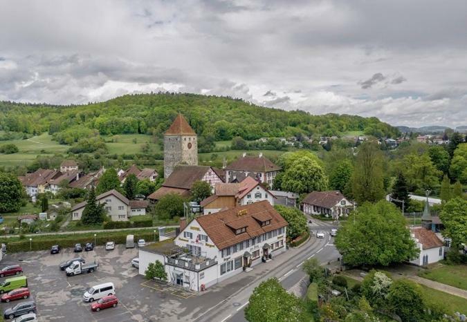 Hotel Restaurant Kreuz Kaiserstuhl Экстерьер фото