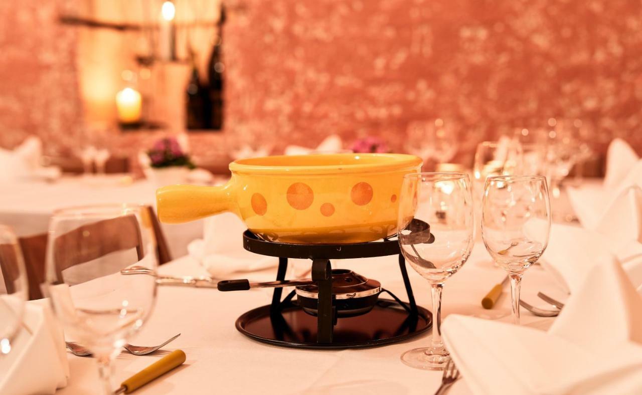 Hotel Restaurant Kreuz Kaiserstuhl Экстерьер фото